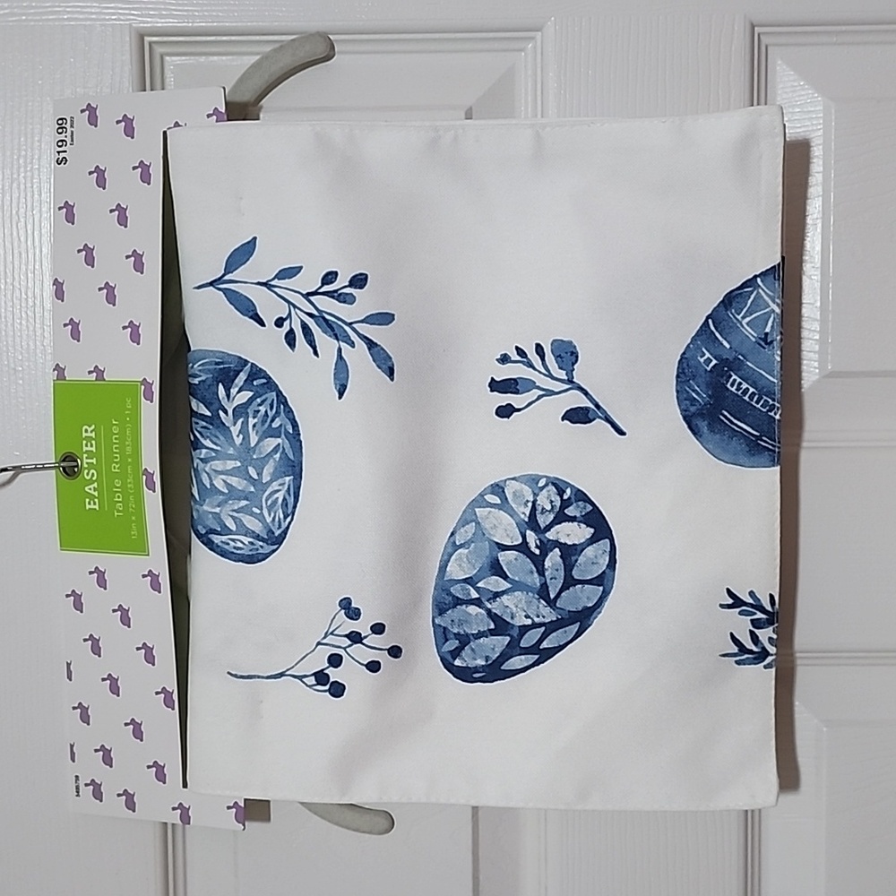 NWT Easter table runner